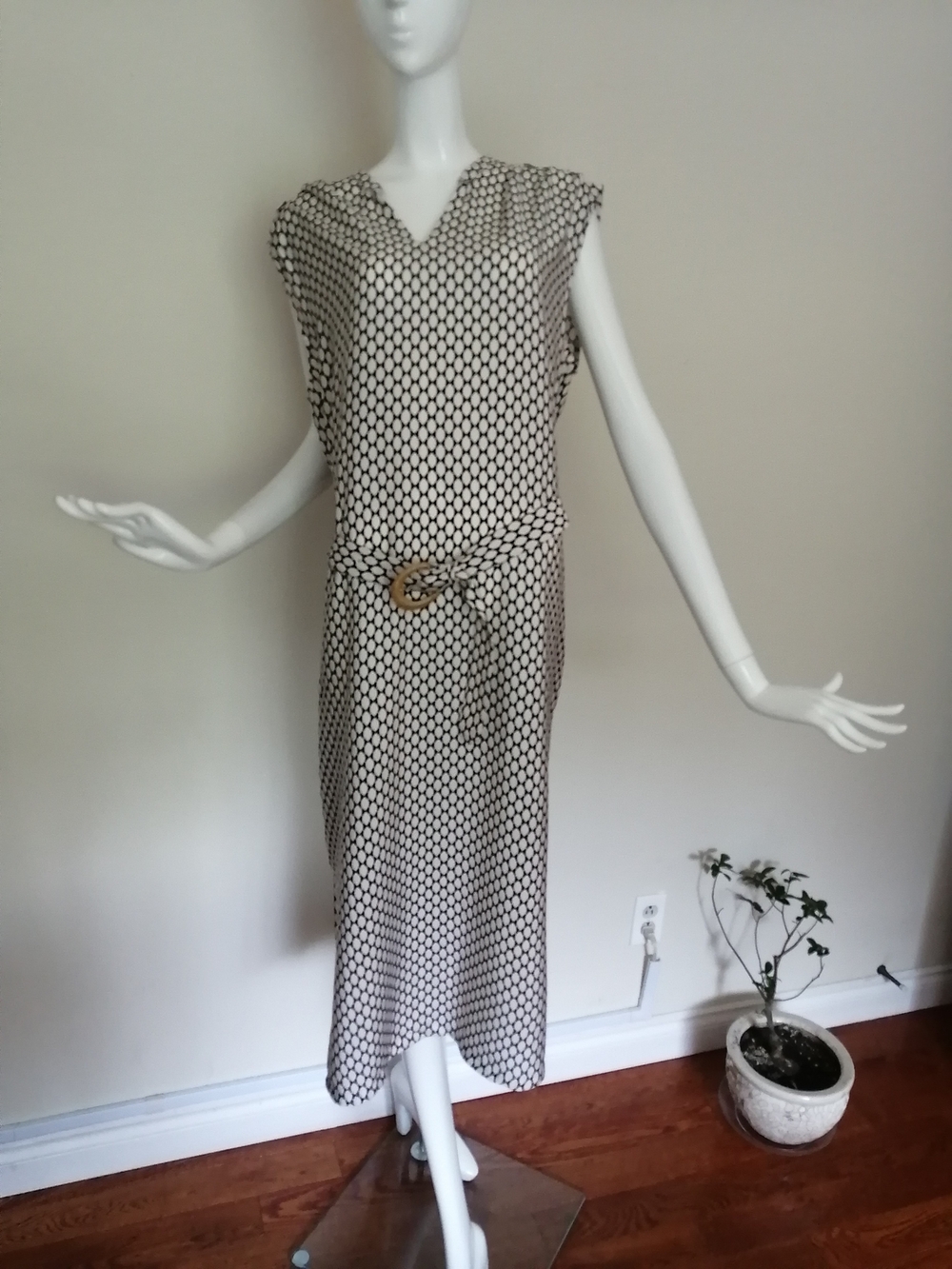 Mexx Cream and Black Polka-Pattern Maxi Dress with Waist Tie - Picture 2 of 9
